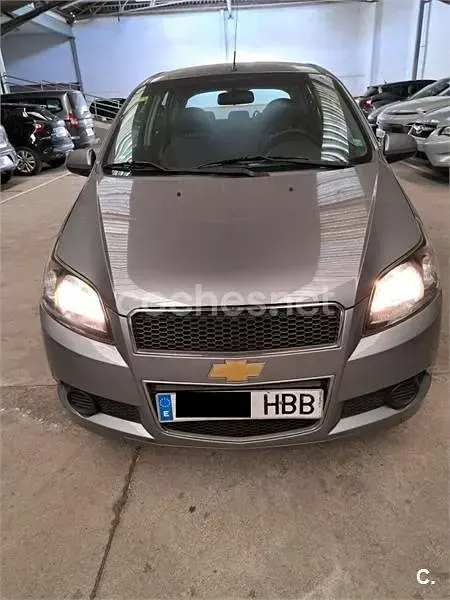 Usado Chevrolet Aveo LS 101 CV (74 kW) 2010 Gris / plata Berlina