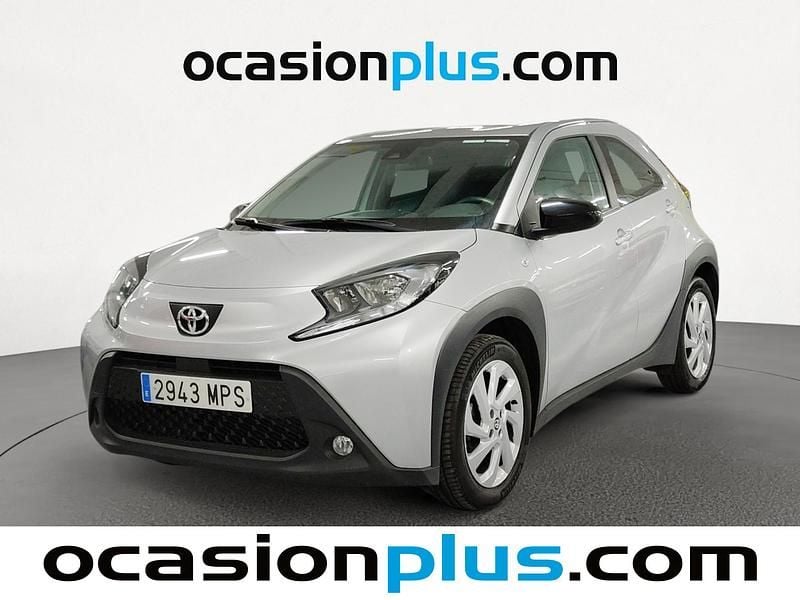 Gris Usado 2024 Toyota Aygo Play Utilitario | 14.355 € (Precio justo) - Imagen 1/4