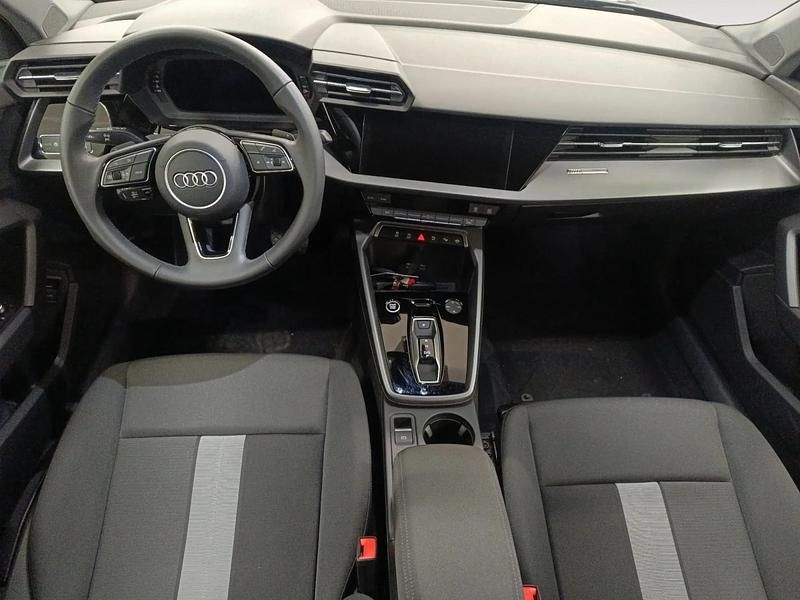 Usado Audi A3 Advanced Plus 150 CV (110 kW) 2024 Gris/plata