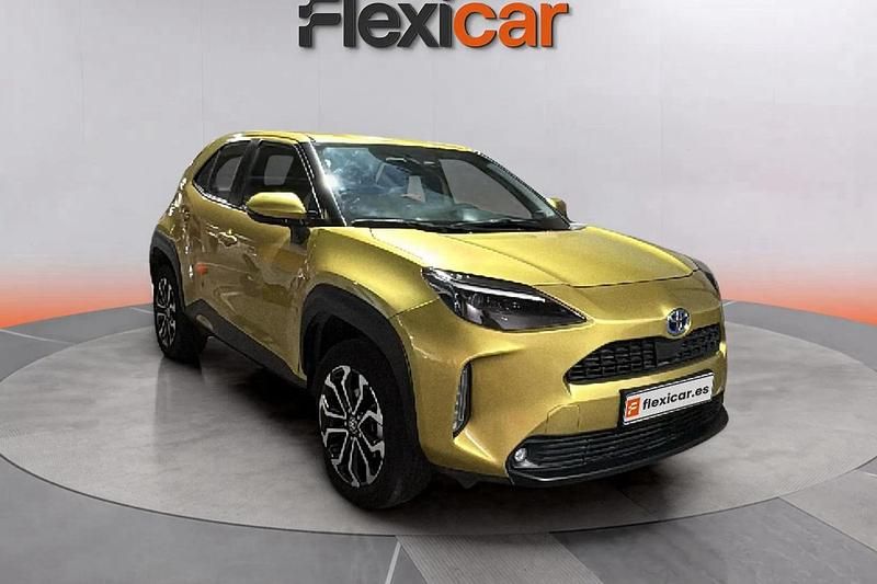 Amarillo Usado 2024 Toyota Yaris Hybrid Active | 19.490 € (Buen precio) - Imagen 1/4