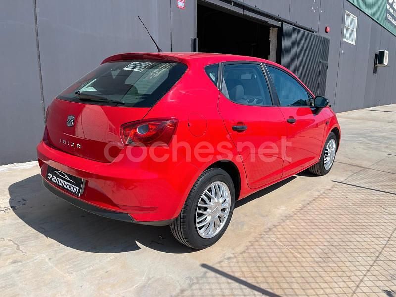 Usado Seat Ibiza Reference 70 CV (51 kW) 2012 Rojo Berlina