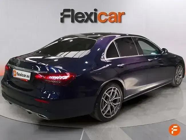 Usado Mercedes E220 194 CV (142 kW) 2021 Azul Berlina
