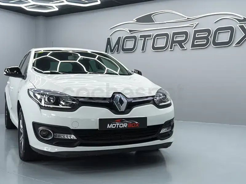Usado Renault Mégane III Bose Edition 130 CV (95 kW) 2014 Blanco Berlina