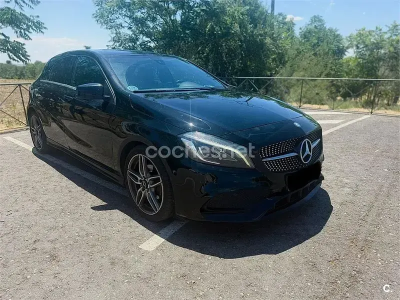 Usado Mercedes A200 AMG line 136 CV (100 kW) 2016 Negro Utilitario