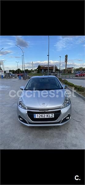 Gris / plata Usado 2018 Peugeot 208 Style Utilitario | 6800 € (Buen precio) - Imagen 1/4