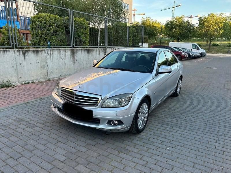 Usado Mercedes C220 Avantgarde 170 CV (125 kW) 2009 Gris / plata Berlina