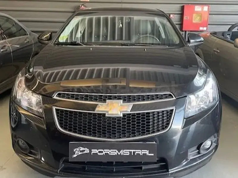 Usado Chevrolet Cruze LT 150 CV (110 kW) 2010 Negro Berlina
