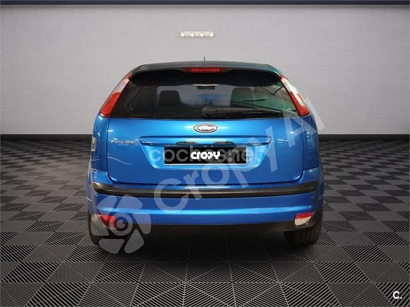 Usado Ford Focus Trend 100 CV (73 kW) 2007 Azul Berlina