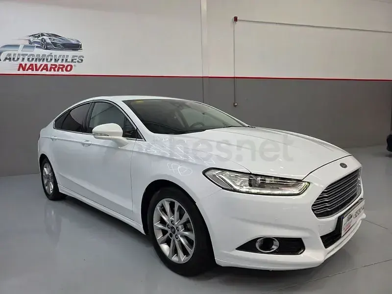 Usado Ford Mondeo Titanium 150 CV (110 kW) 2015 Blanco Berlina