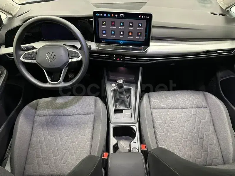 Usado VW Golf VIII 115 CV (84 kW) 2025 Gris / plata Berlina