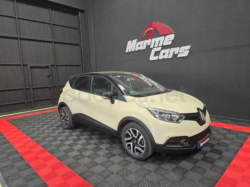 Usado Renault Captur Zen 90 CV (66 kW) 2017 Beige SUV