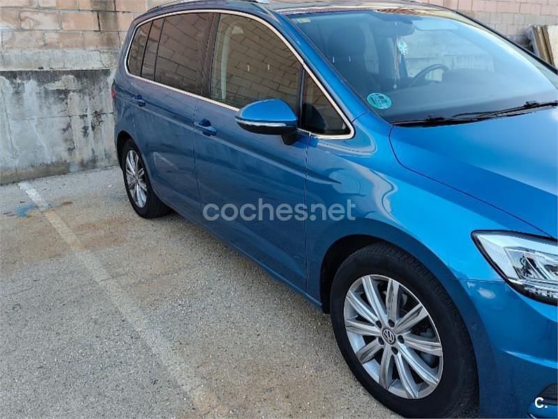 Usado VW Touran Sportline 150 CV (110 kW) 2018 Azul Monovolumen