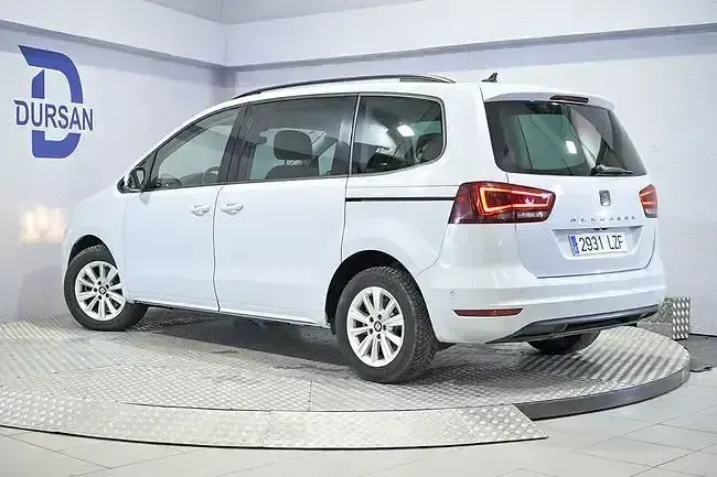 Usado Seat Alhambra Style 150 CV (110 kW) 2022 Blanco Monovolumen