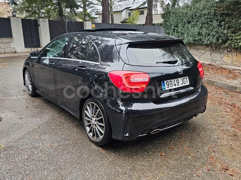 Usado Mercedes A180 AMG line 109 CV (80 kW) 2015 Negro Berlina