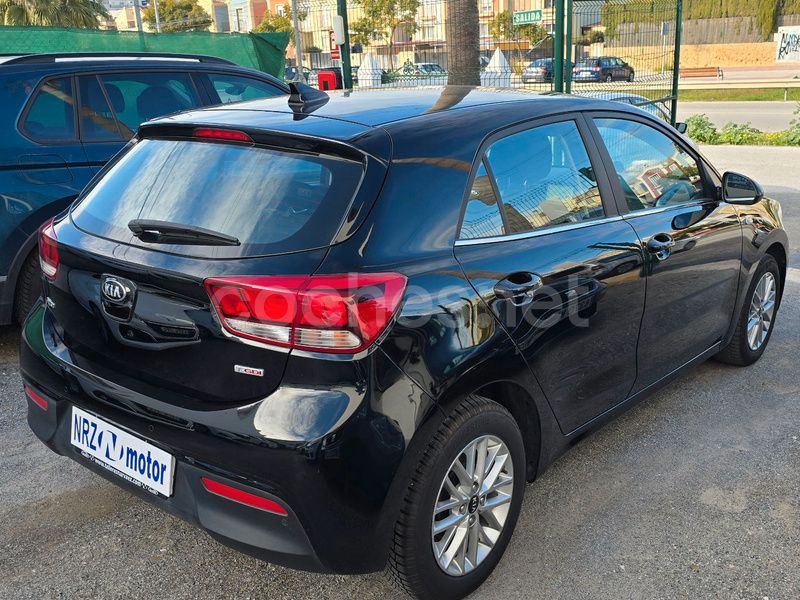 Usado Kia Rio 100 CV (73 kW) 2020 Negro Berlina