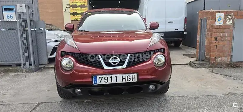 Usado Nissan Juke Acenta 110 CV (80 kW) 2011 Granate SUV
