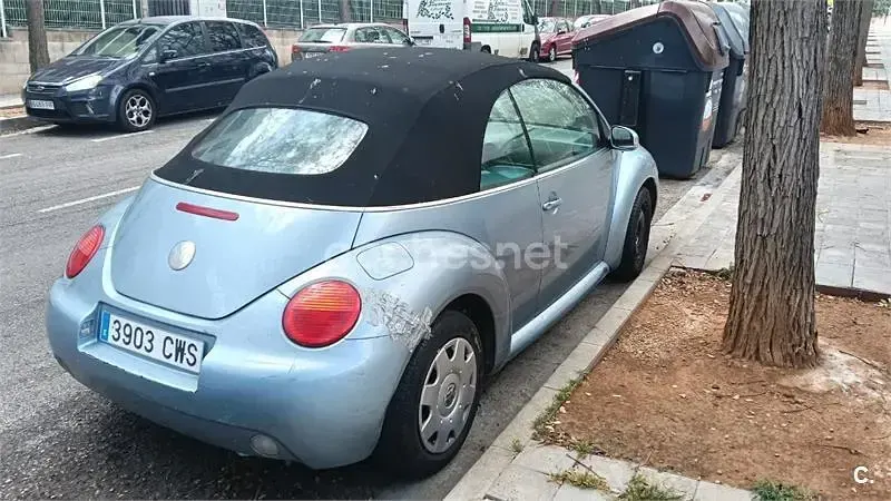 Usado VW New Beetle 102 CV (75 kW) 2004 Azul Utilitario