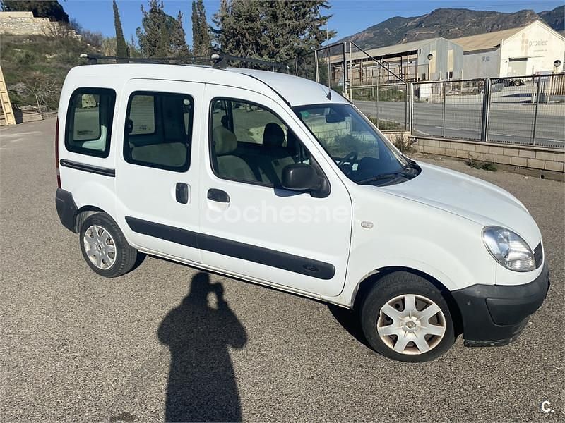 Usado Renault Kangoo 105 CV (77 kW) 2009 Blanco Monovolumen