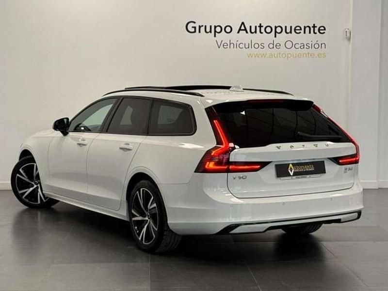 Begagnad Volvo V90 R-Design 197 HK (144 kW) 2021 Vit Kombi