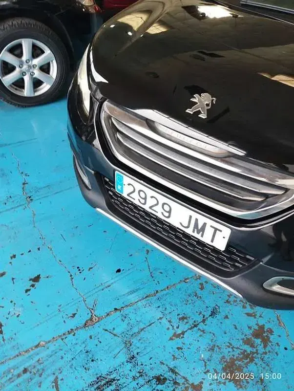 Usado Peugeot 2008 Style 82 CV (60 kW) 2016 Negro SUV