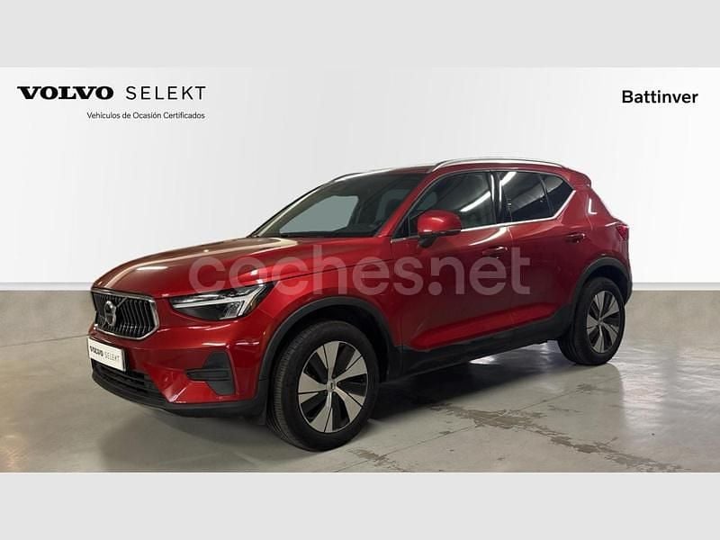 Rojo Usado 2023 Volvo XC40 Core SUV | 39.500 € (Caro) - Imagen 1/4