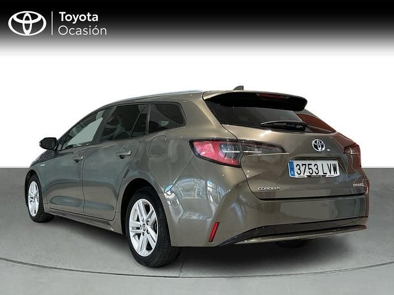 Usado Toyota Corolla Active 122 CV (89 kW) 2022 Verde Familiar