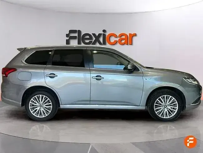 Usado Mitsubishi Outlander P-HEV Motion 224 CV (164 kW) 2020 Gris