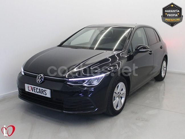Usado VW Golf VIII Life 115 CV (84 kW) 2022 Gris / plata Berlina