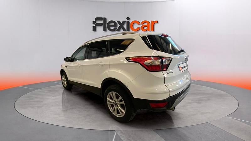 Usado Ford Kuga Titanium 120 CV (88 kW) 2019 Blanco SUV