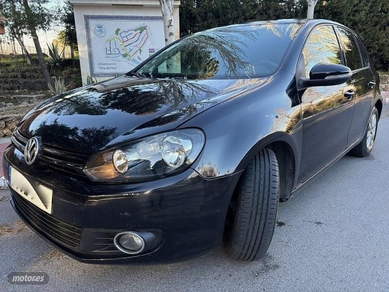 Usado VW Golf VII 105 CV (77 kW) 2012 Negro Berlina
