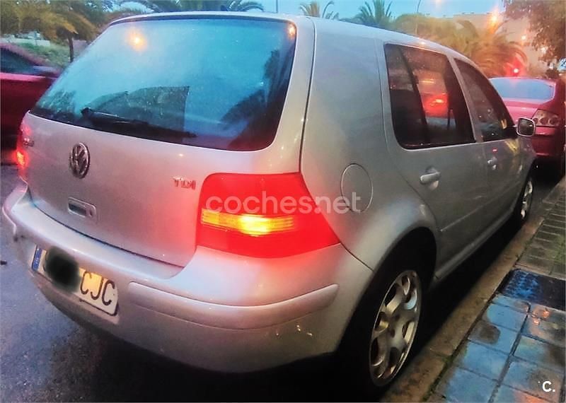 Usado VW Golf IV 110 CV (80 kW) 2003 Gris / plata Berlina