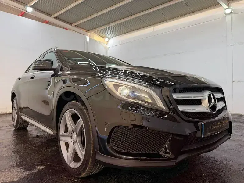 Usado Mercedes GLA220 AMG line 177 CV (130 kW) 2016 Negro SUV