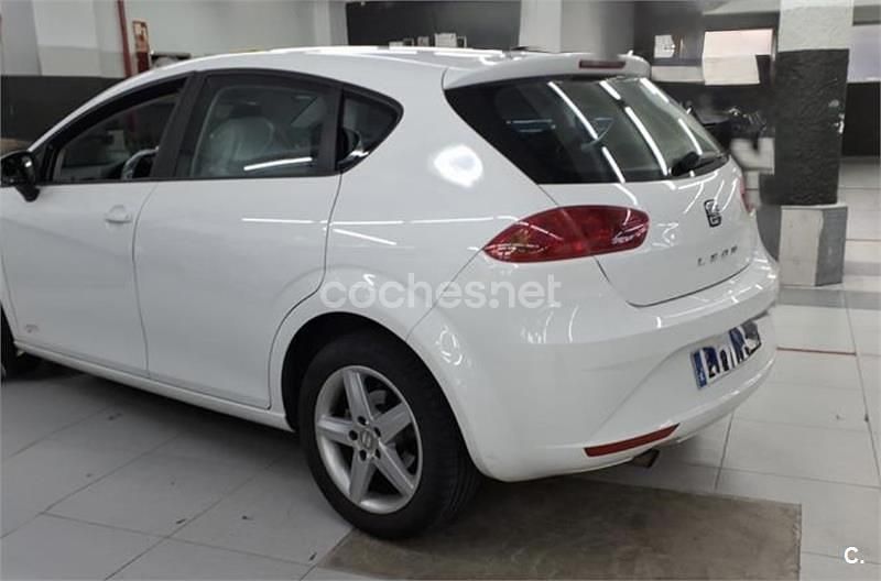Usado Seat Leon Copa 105 CV (77 kW) 2011 Blanco Utilitario