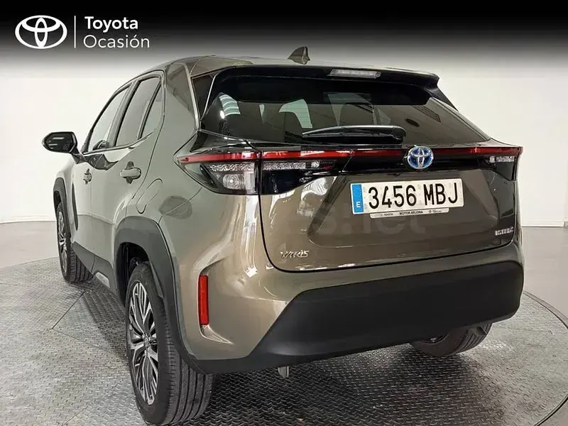 Usado Toyota Yaris Cross Style 116 CV (85 kW) 2022 Marrón SUV