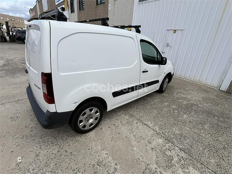 Usado Peugeot Partner Tepee Access 75 CV (55 kW) 2015 Blanco Monovolumen
