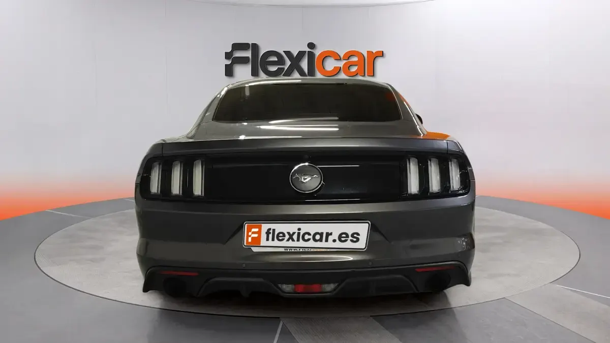 Usado Ford Mustang Fastback 310 CV (228 kW) 2016 Gris Coupe