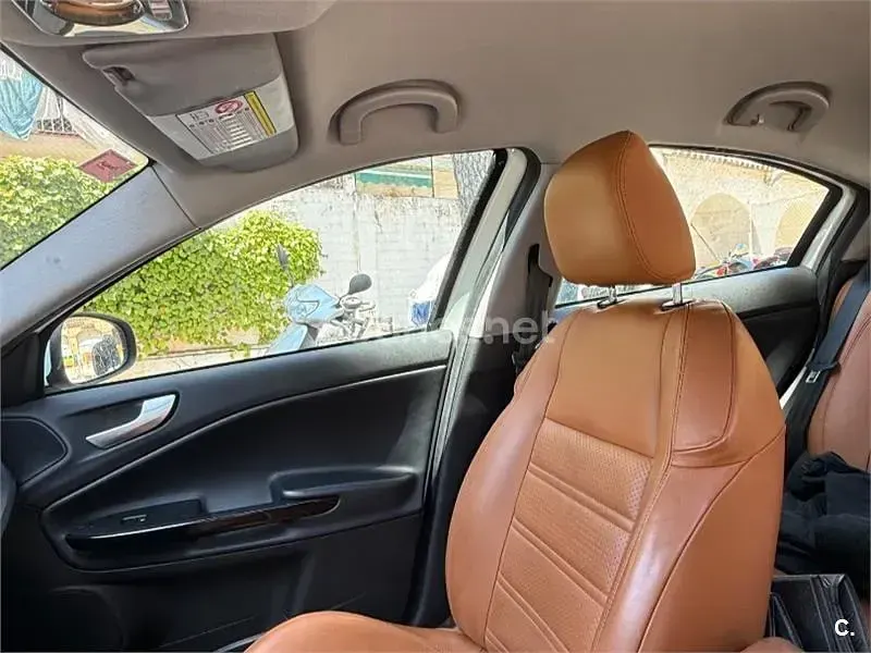 Usado Alfa Romeo Giulietta Distinctive 170 CV (125 kW) 2012 Blanco Utilitario
