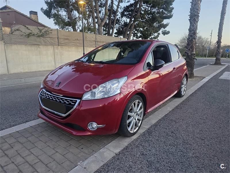 Usado Peugeot 208 GTi 200 CV (147 kW) 2015 Rojo Utilitario