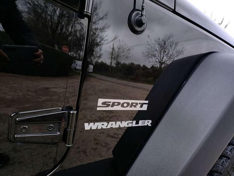 Usado Jeep Wrangler Sport 200 CV (147 kW) 2011 Negro SUV