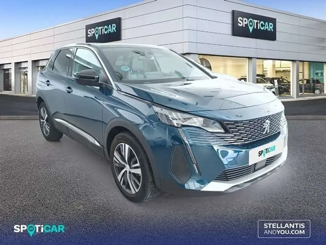 Usado Peugeot 3008 Allure 131 CV (96 kW) 2024 Azul SUV