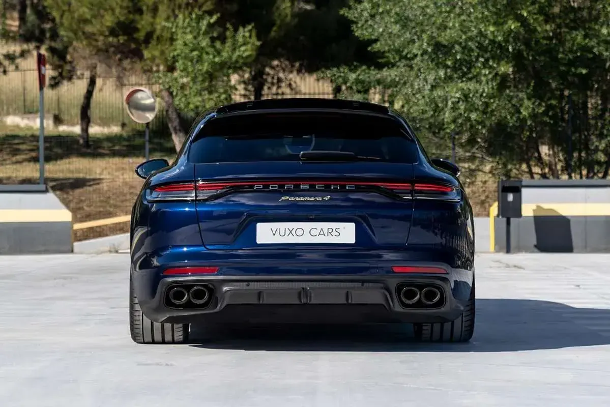 Usado Porsche Panamera Sport Turismo 462 CV (339 kW) 2022 Azul Utilitario