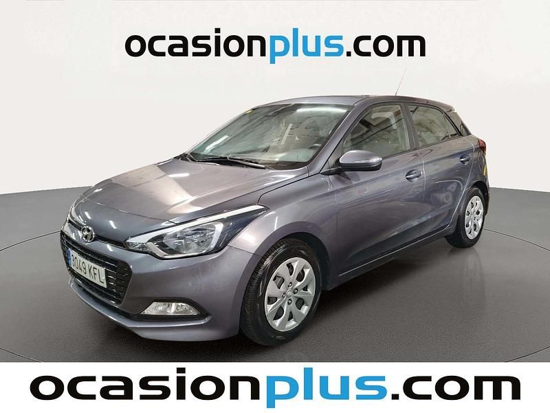 Usado Hyundai i20 100 CV (73 kW) 2017 Gris Utilitario
