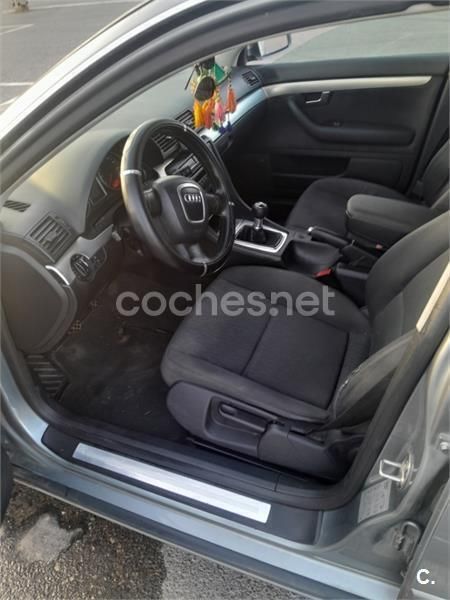 Gris / plata Usado 2005 Audi A4 Familiar | 4000 € (Precio justo) - Imagen 1/2
