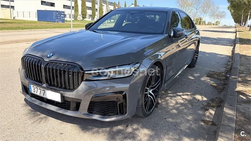 Usado BMW 745e Comfort Edition 394 CV (289 kW) 2022 Gris / plata Berlina