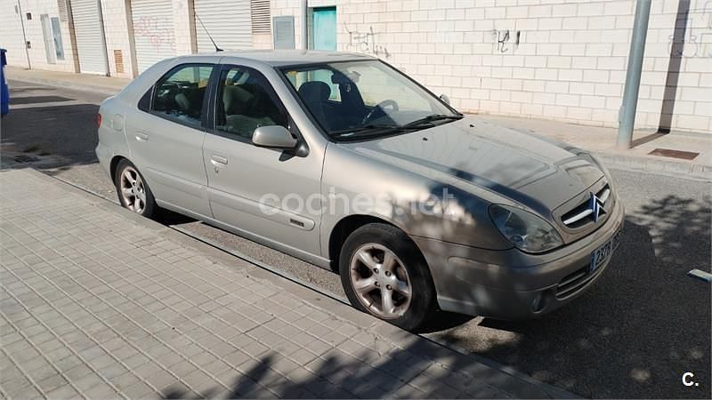 Beige Usado 2004 Citroën Xsara Exclusive Berlina | 2500 € (Precio justo) - Imagen 1/4