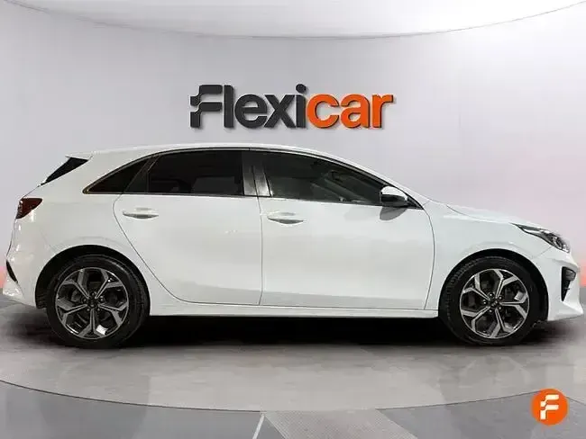 Usado Kia Ceed 100 CV (73 kW) 2021 Blanco Utilitario
