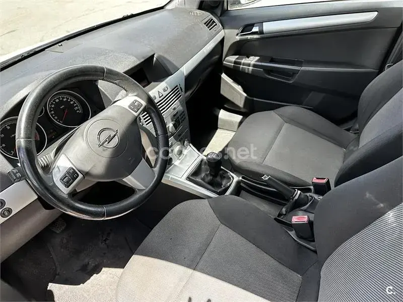 Usado Opel Astra Enjoy 95 CV (69 kW) 2009 Blanco Berlina