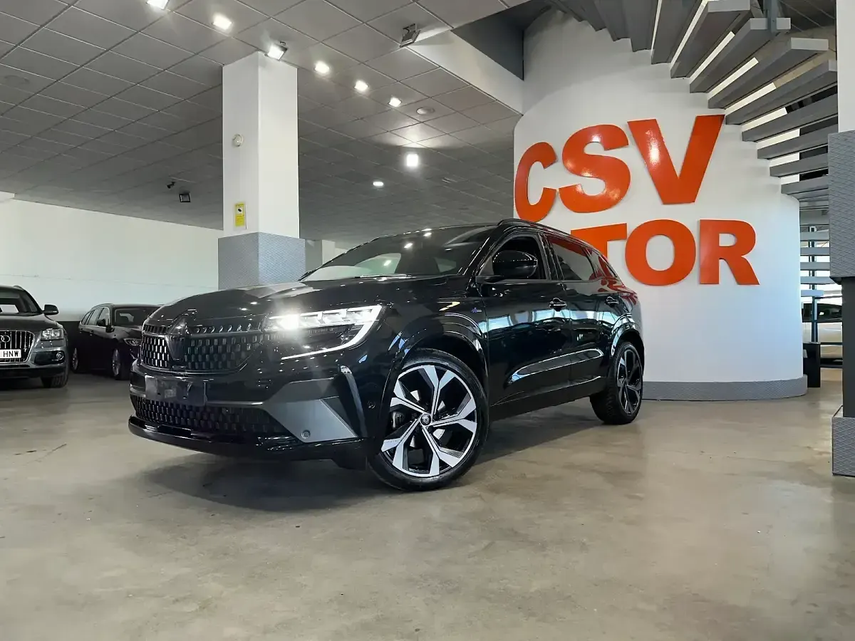 Usado Renault Austral Techno 160 CV (117 kW) 2024 Gris / plata SUV