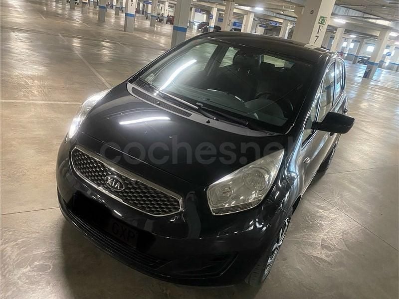 Usado Kia Venga 75 CV (55 kW) 2010 Negro Utilitario