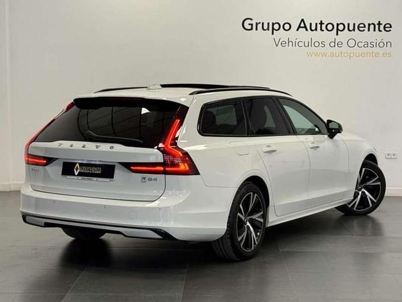 Begagnad Volvo V90 R-Design 197 HK (144 kW) 2021 Vit Kombi